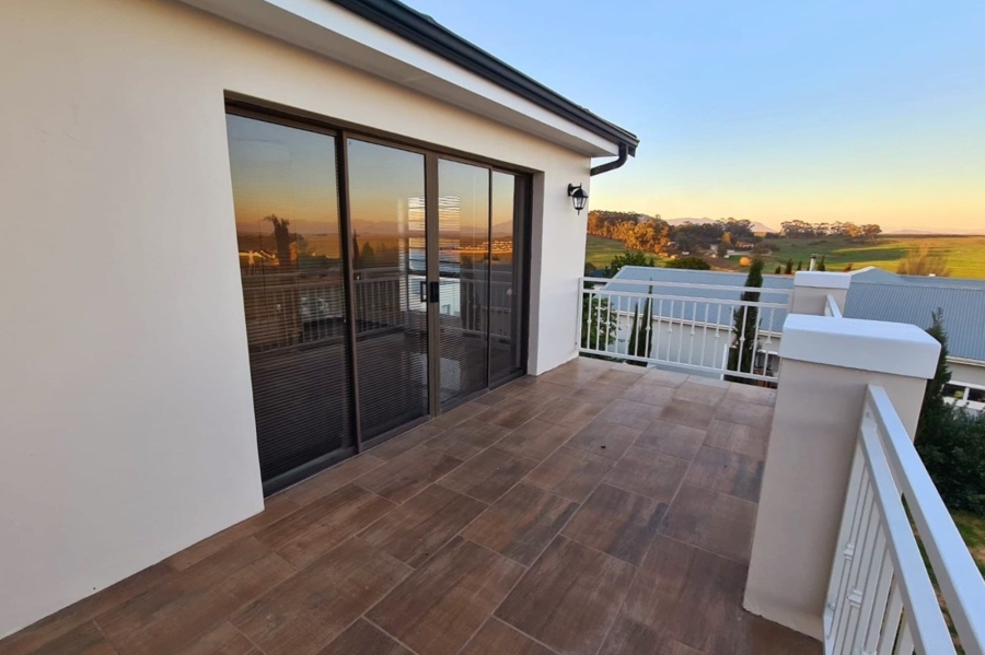 4 Bedroom Property for Sale in Tafelzicht Western Cape